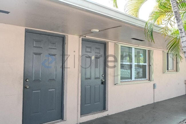 Building Photo - 6040 SW 26th St