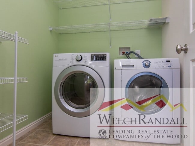 Building Photo - Comfort Meets Style: 2 Bed, 1.5 Bath Herri...