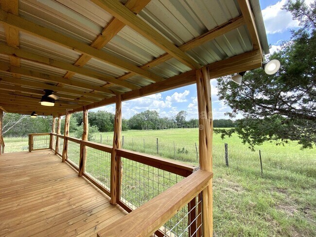 Building Photo - 624 Deer Creek Dr W