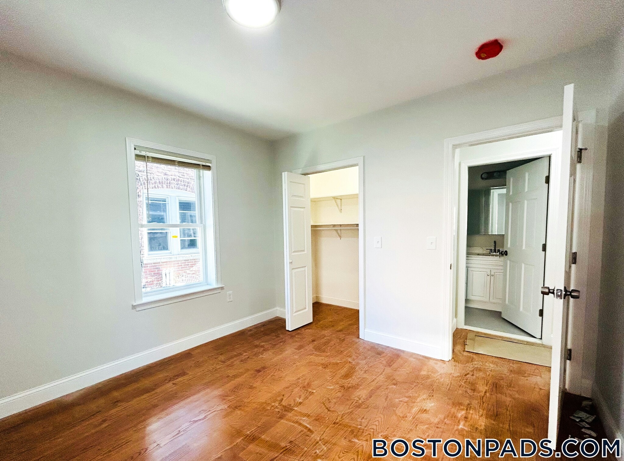 Building Photo - 27 Waverly St