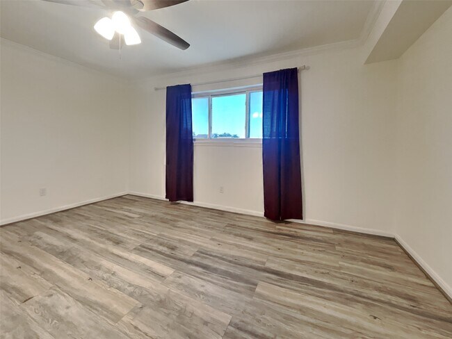 Building Photo - 7900 Westheimer Rd