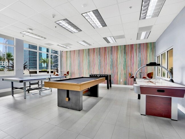 Building Photo - 1200 Brickell Bay Dr