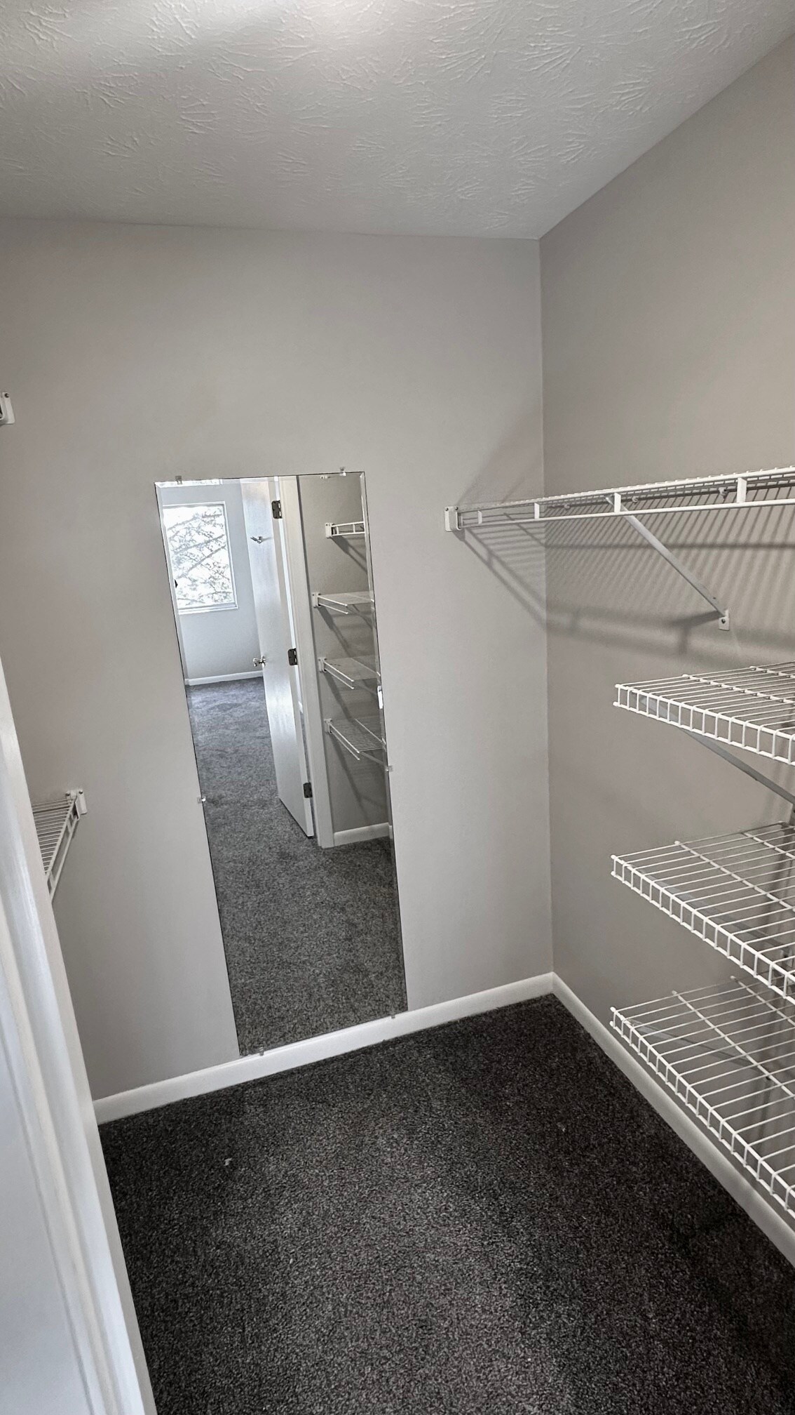 Building Photo - 8919 Eagleview Dr