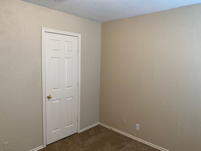 Building Photo - 6914 Hallie Spirit