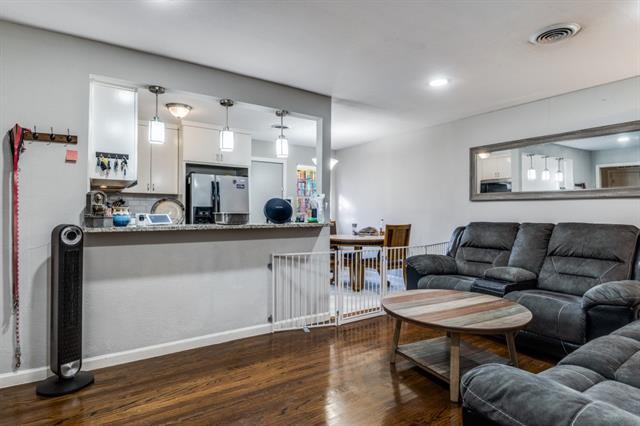 Building Photo - 2817 Cumberland Dr