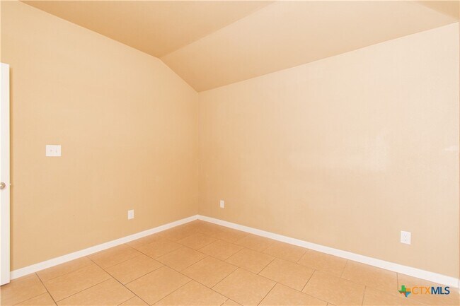 Building Photo - 4602 Cambridge Dr