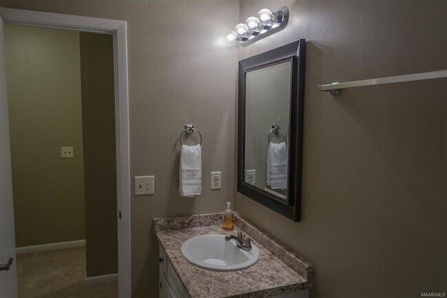 Building Photo - 131 Candlebrook Dr