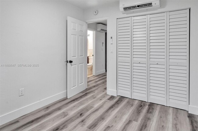 Building Photo - 4037 SW 65th Ave