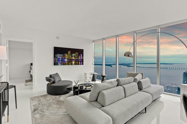 Building Photo - 631 Brickell Ave