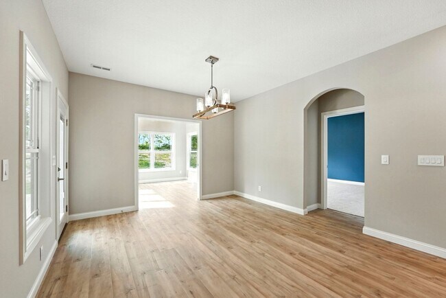 Building Photo - 80 Lane 520 Lake James