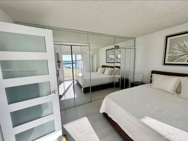 Building Photo - 7904 West Dr