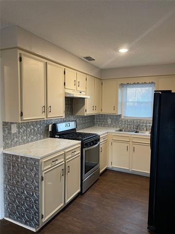 Building Photo - 3231 Ivy Ln