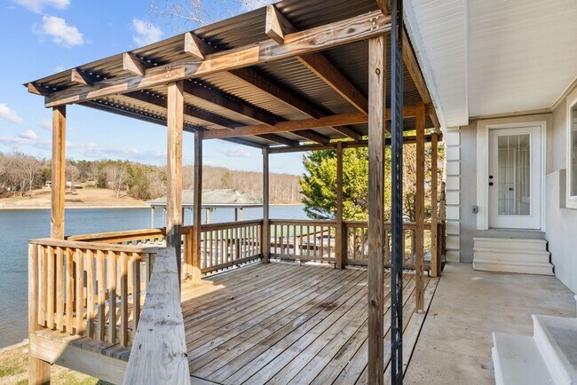 Building Photo - 3BR/2BA Cottage that's on the Rive – Minutes from Downtown Knoxville and Maryville