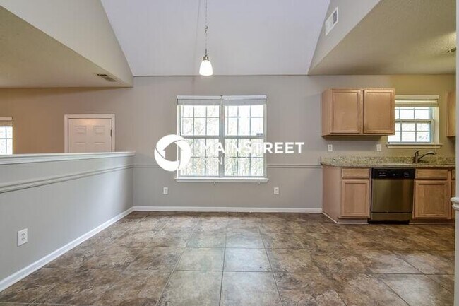 Building Photo - 3 Bedroom Pet-Friendly Home in Decatur, GA with Main Street Renewal