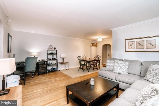 Building Photo - 26 S Old Glebe Rd