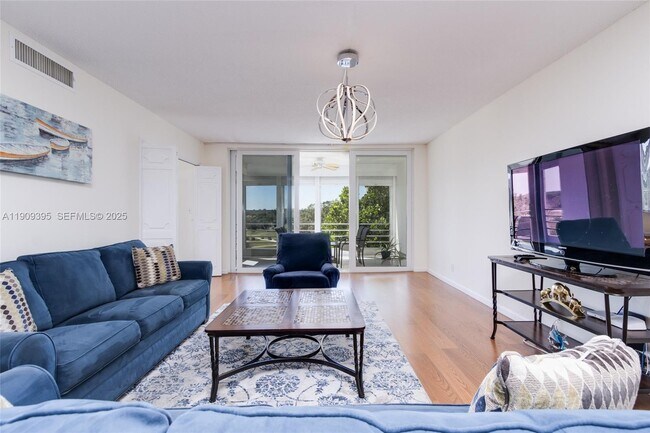 Building Photo - 2671 S Course Dr