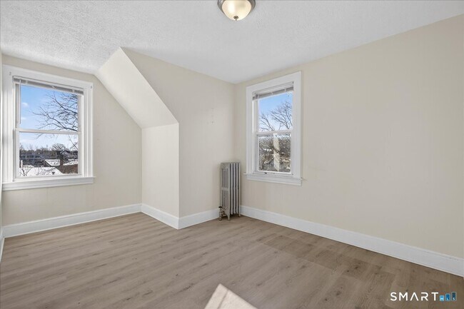 Building Photo - 34 Bristol St