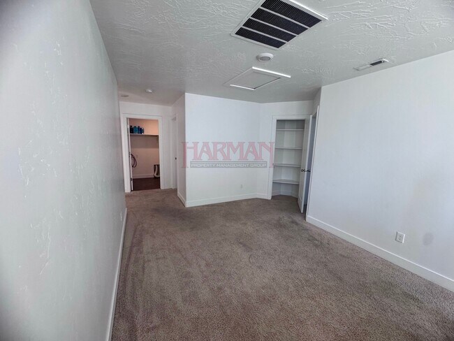 Building Photo - 451 E 280 N