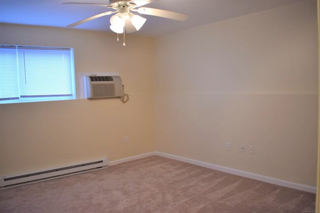 Building Photo - 63 Glade St
