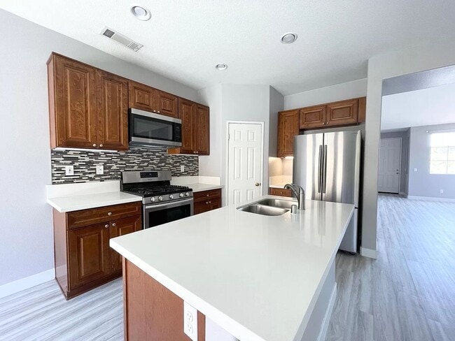 Building Photo - Charming Single-Story Home in Oceanside 3 Bedroom 2 Bath