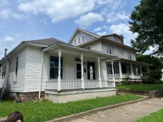 Building Photo - 17 Republic Ave