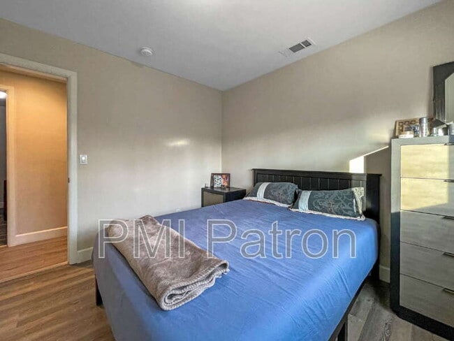 Building Photo - 6724 Sequoia Dr