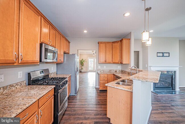 Building Photo - 22619 Upperville Heights Square