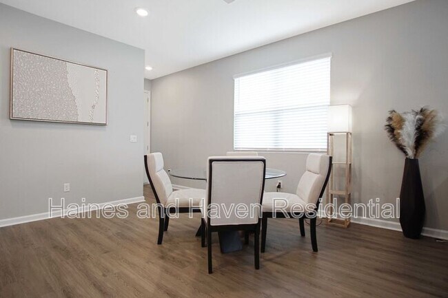 Building Photo - 832 Blue Creek Dr