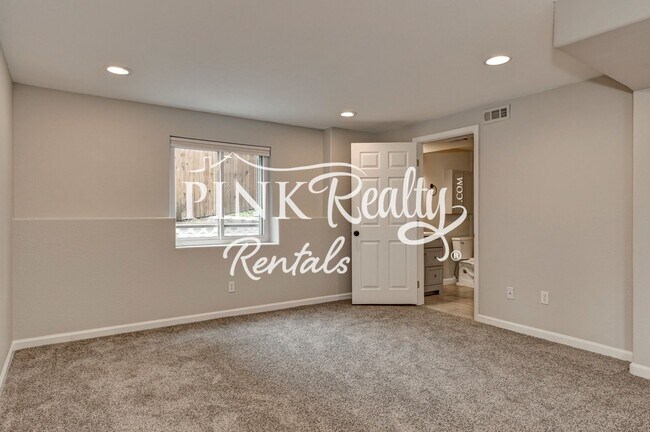 Building Photo - 5070 Hopkins Dr