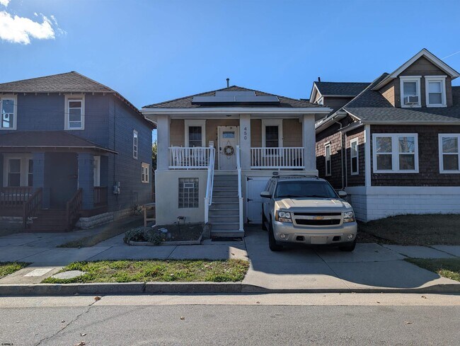 Building Photo - 450 N Connecticut Ave