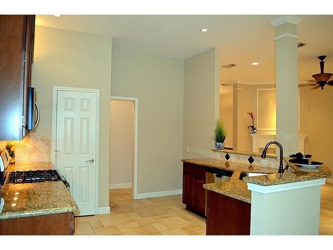 Building Photo - Glenhill Drive, Pearland, TX 77584 - 3 BR 2.5 BA single-family home