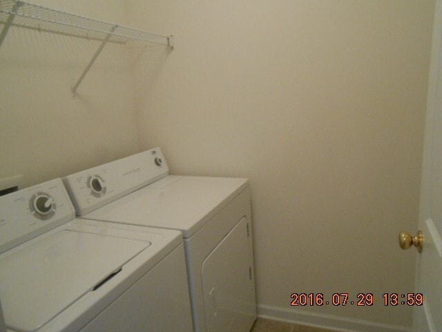Building Photo - Townhouse in Townes at Buckwalter
