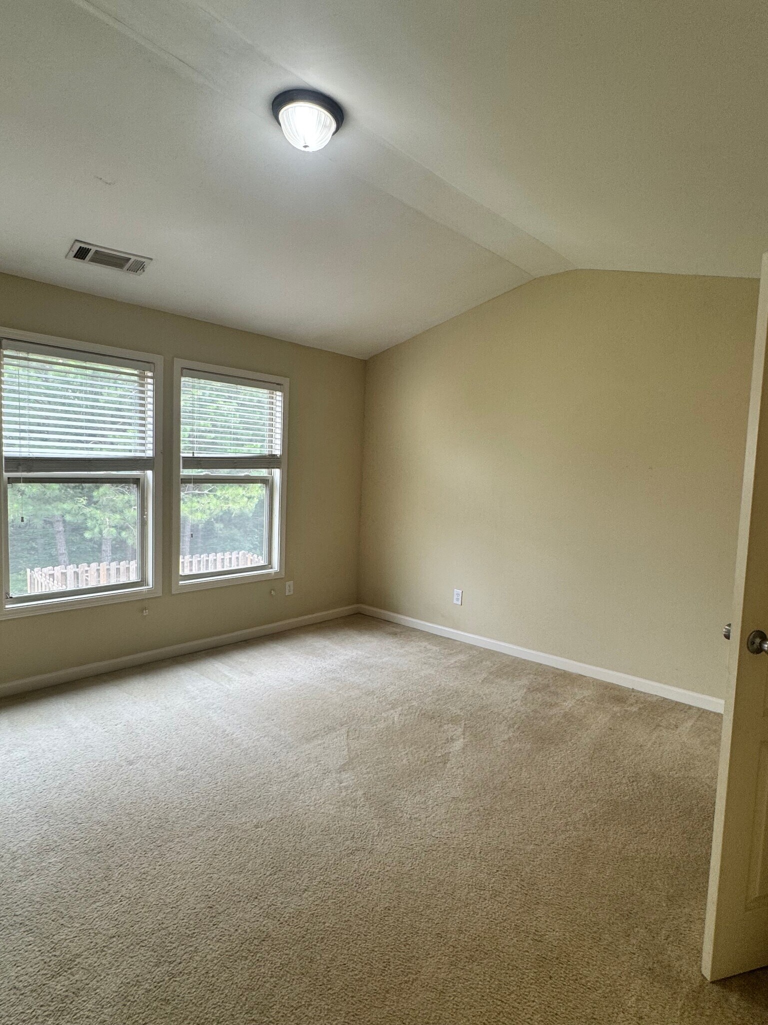 Building Photo - 6215 Elmshorn Way