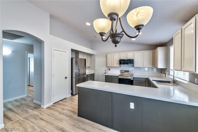 Building Photo - 2150 Hidden Ranch Terrace