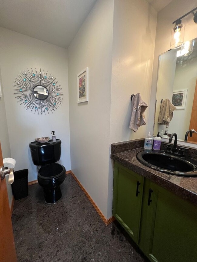 Building Photo - Three bedroom, 2.5 bath townhome
