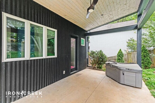Building Photo - 54 Branning St