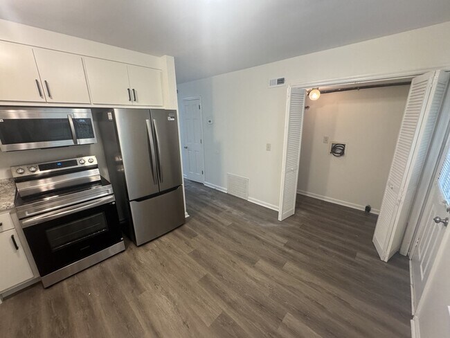 Building Photo - 1247 Wenlon Dr