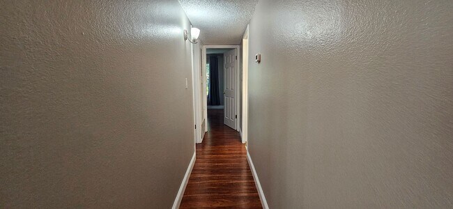 Building Photo - 2010 18th St