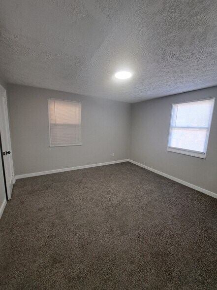 Building Photo - 326 Church Ave