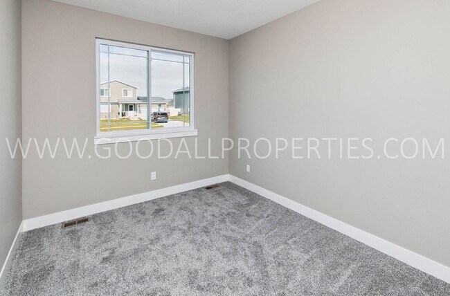 Building Photo - Stunning ranch-style home in Altoona featuring 4 bedrooms and 3 bathrooms, with a finished walk-o...