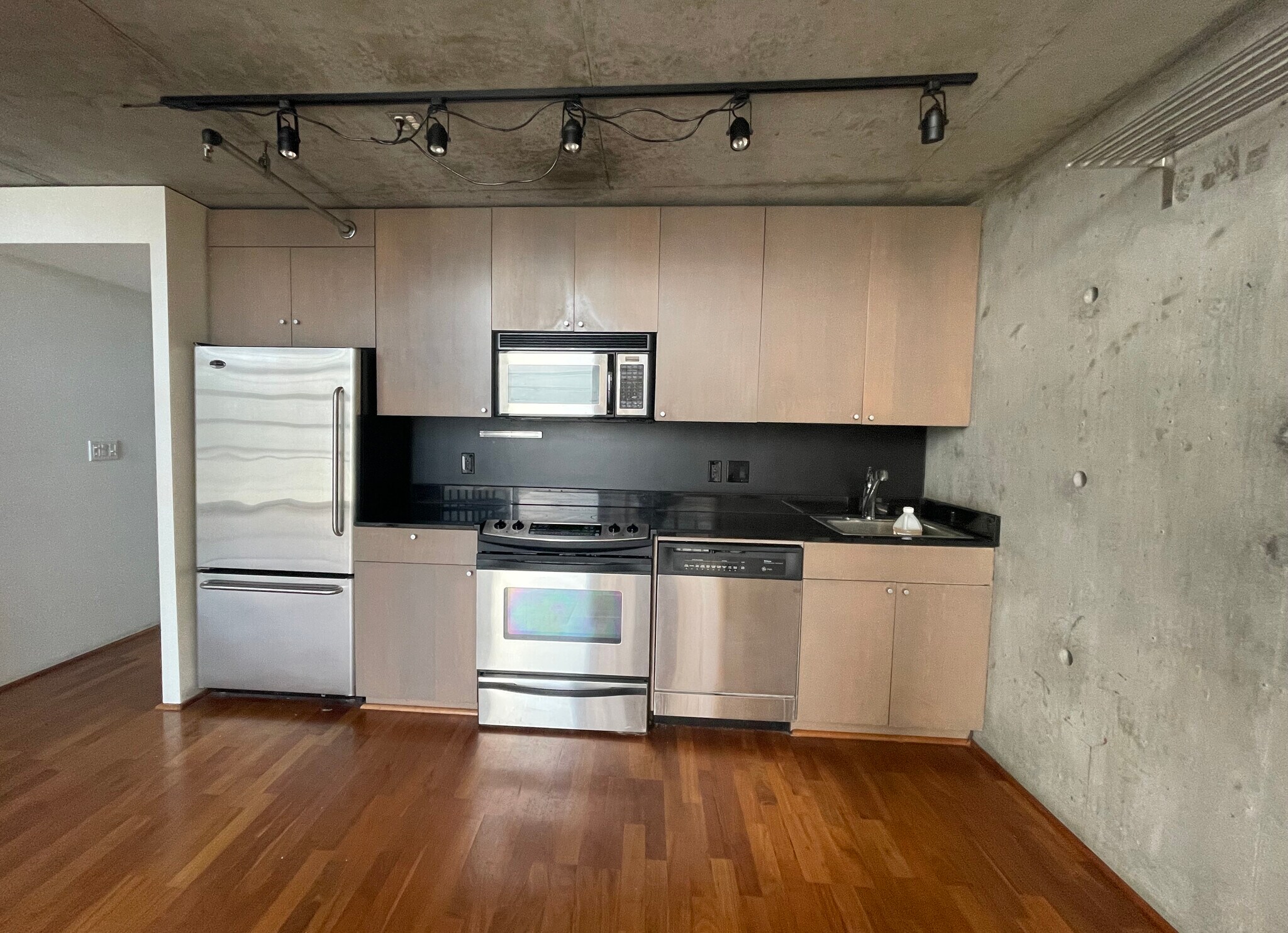 kitchen - 855 Folsom St