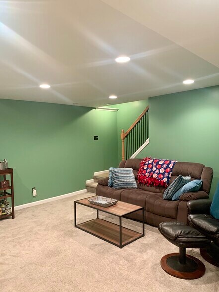Building Photo - 5509 Rinker Cir