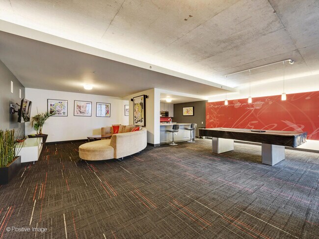 Building Photo - 659 W Randolph St