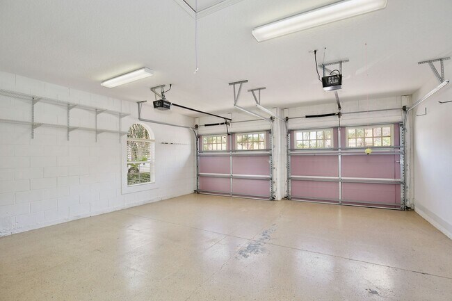 Building Photo - Stylish and Spacious 3/2.5 Townhome with Premium Features and Community Pools