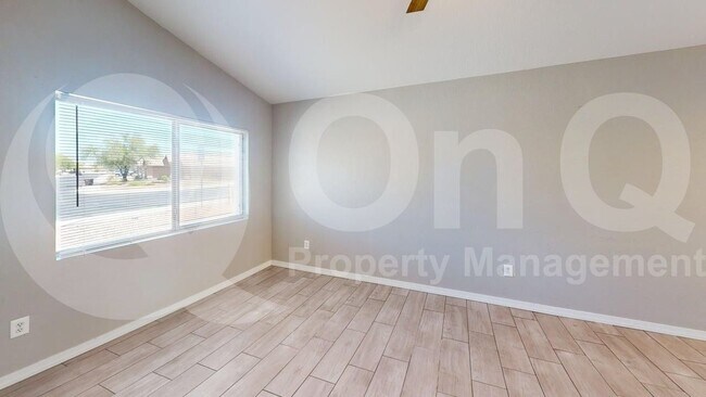 Building Photo - 9462 N Scarlet Tanager Ln