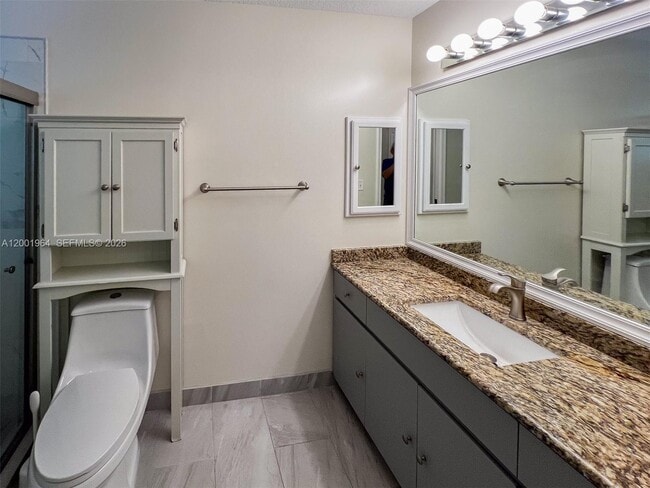 Building Photo - 16332 122nd Dr N