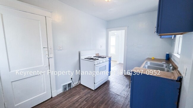 Building Photo - 3 Bed 1 Bath ready to rent!