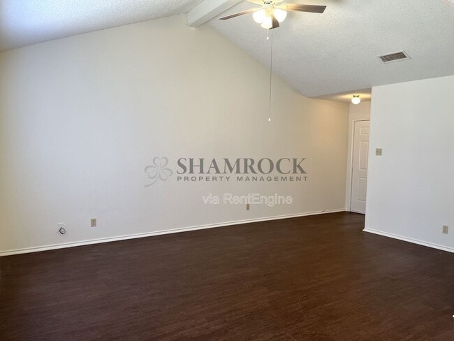 Building Photo - 214 Kettler Dr