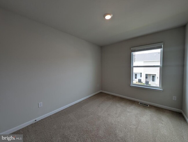 Building Photo - 134 Willett Holw St