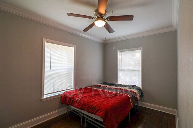 Building Photo - 206 Brown Rd